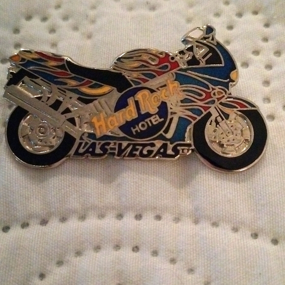 ⚜️ 💙 Hard Rock Hotel Las Vegas Motorcycle Pin - Picture 1 of 4